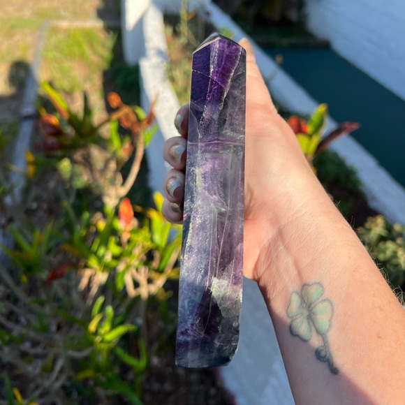 ❌SOLD❌ 6.77in Fluorite Tower Obelisk Point - Picture 4 of 7